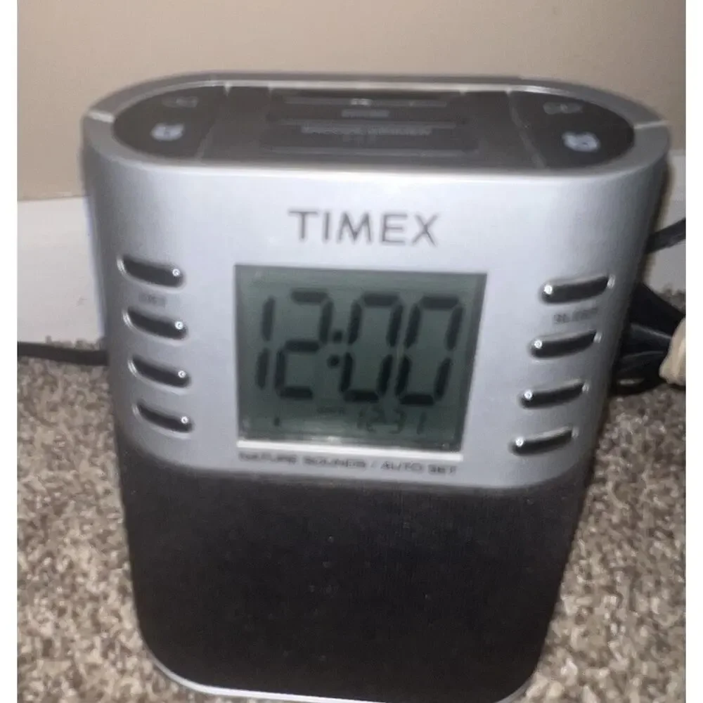 Timex T307S Dual Alarm Clock Radio Nature Sounds Preset Tuning Aux Plug In Free